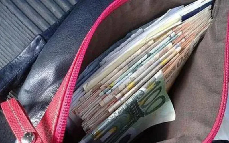 À Grenade, un acte citoyen permet de rendre 2 338 euros à un Marocain