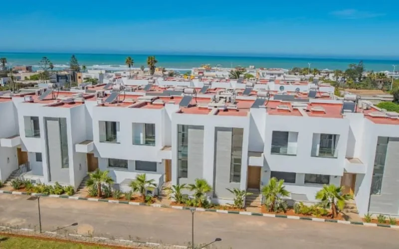 De hauts responsables expulsés de leurs villas à Harhoura